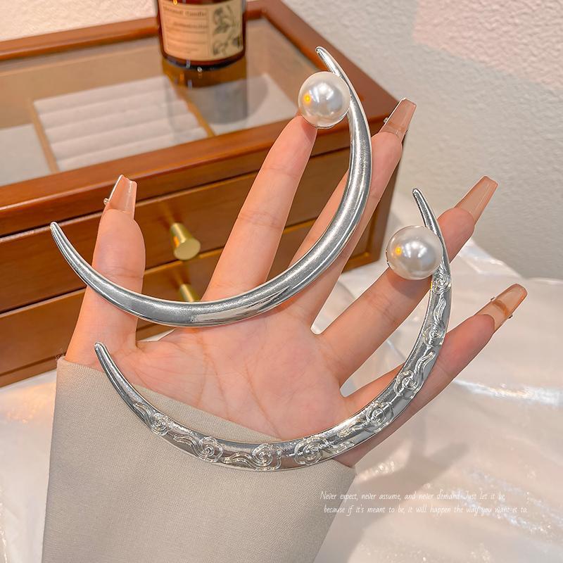 Chinese style crescent moon hairpin, bun head, pearl silver hairpin, classy chinese ancient style crescent moon hairpin, headdress
